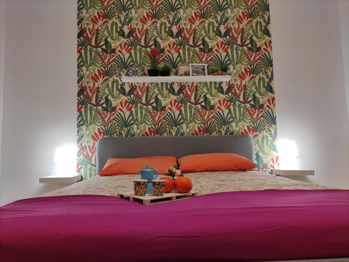 La Dimora Fiorita Apartment คาตาเนีย ภายนอก รูปภาพ