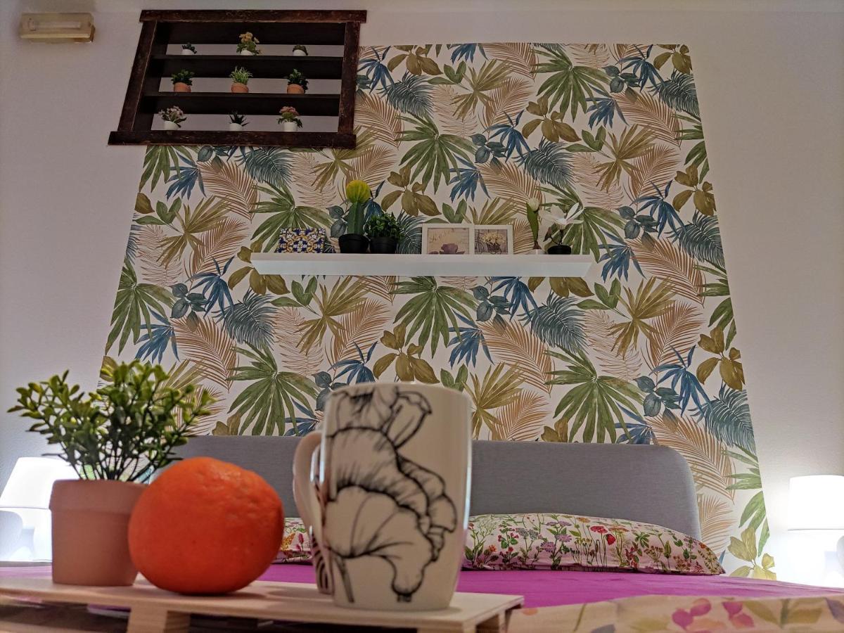 La Dimora Fiorita Apartment คาตาเนีย ภายนอก รูปภาพ