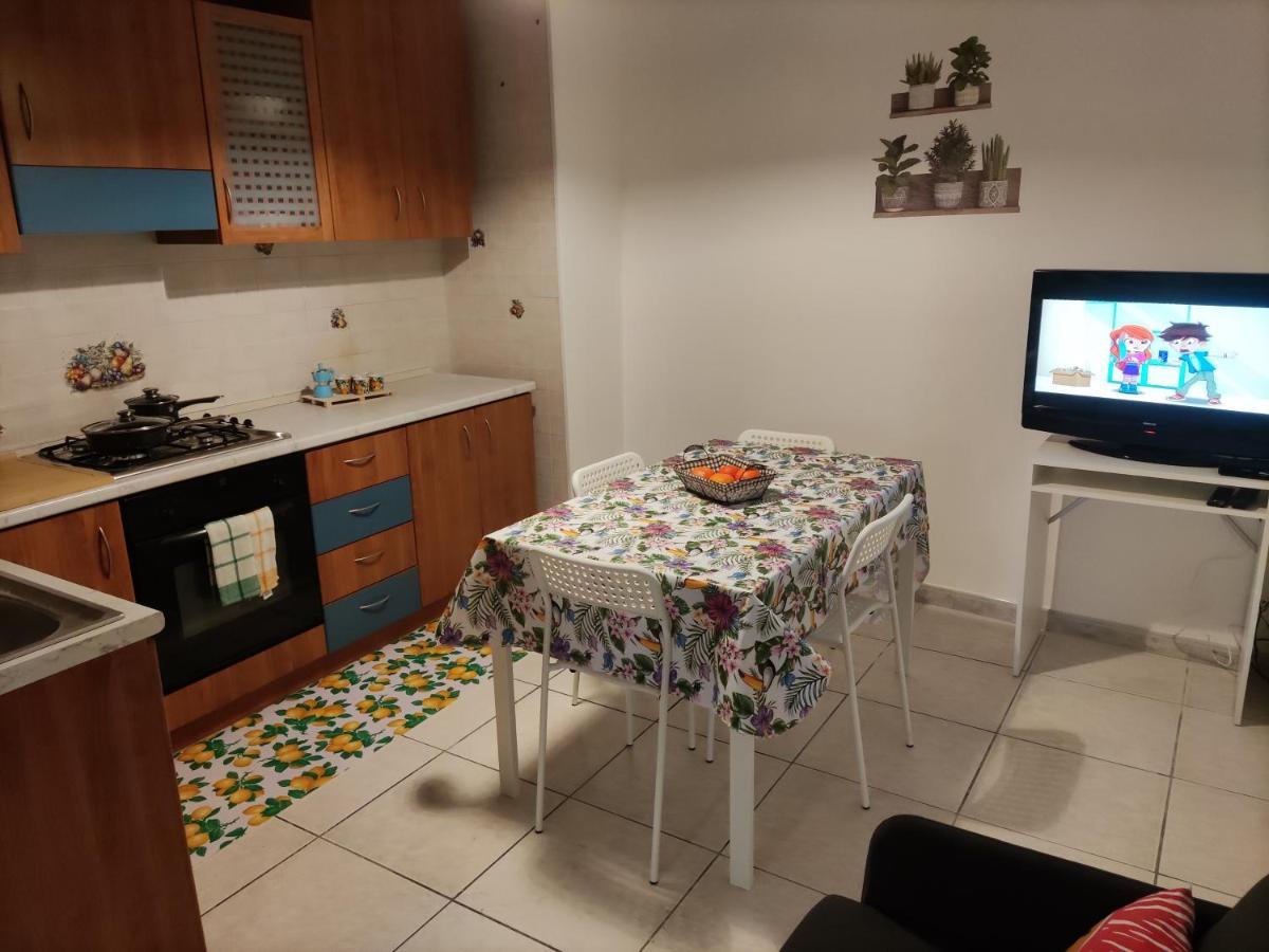 La Dimora Fiorita Apartment คาตาเนีย ภายนอก รูปภาพ