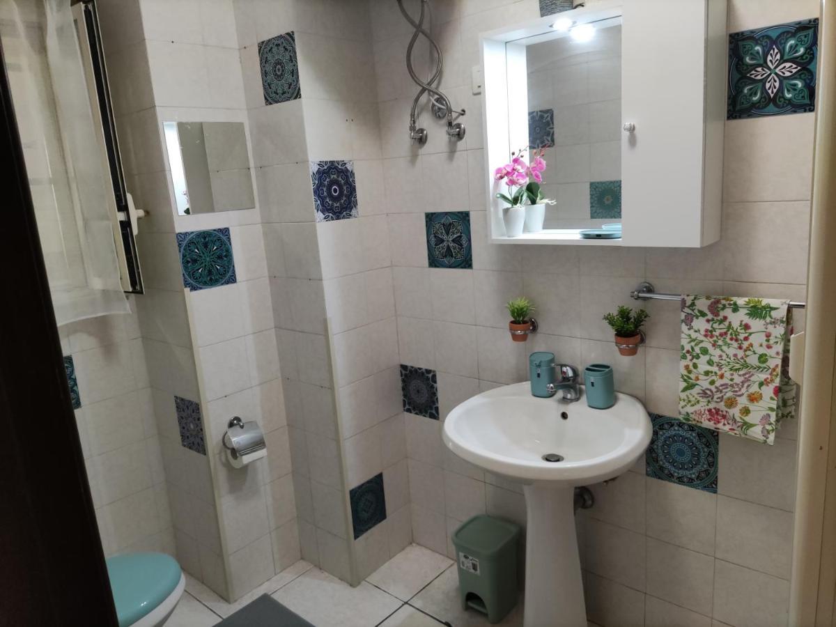 La Dimora Fiorita Apartment คาตาเนีย ภายนอก รูปภาพ